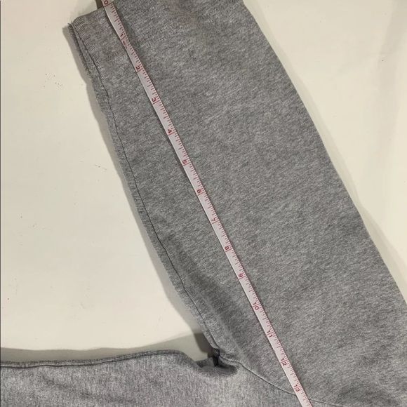 VTG Looney Tunes Women's Gray Cropped Tweetie Bird Sweat Long Sleeve SZ L - Picture 12 of 13